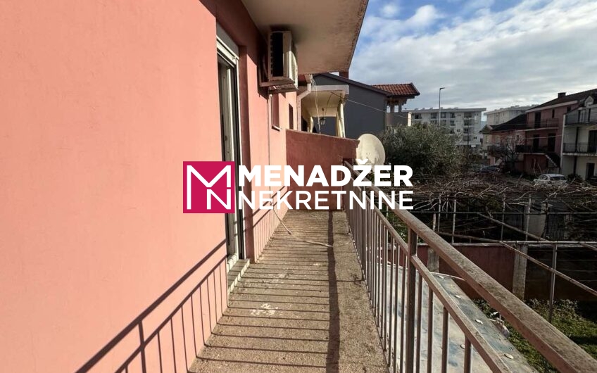 KUĆA 140 m2, PLAC 220 m2 – STARI AERODROM