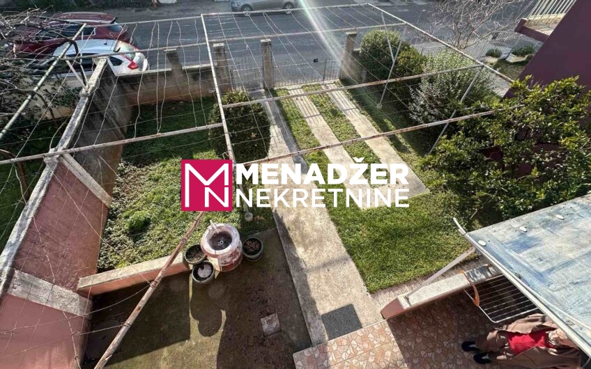 KUĆA 140 m2, PLAC 220 m2 – STARI AERODROM