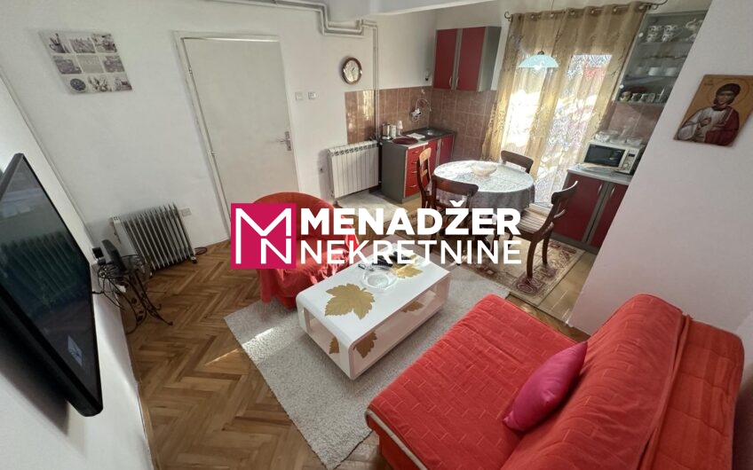 KUĆA 140 m2, PLAC 220 m2 – STARI AERODROM