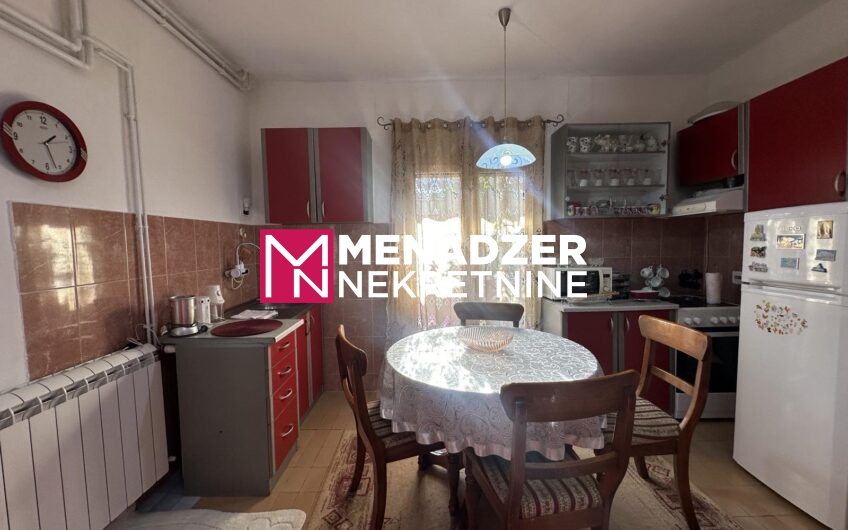 KUĆA 140 m2, PLAC 220 m2 – STARI AERODROM