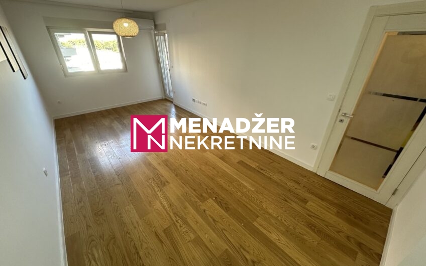 DVOSOBAN PRAZAN STAN 70 m2, GARAŽA – CENTRAL POINT