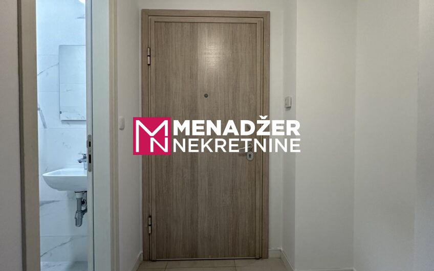 DVOSOBAN PRAZAN STAN 70 m2, GARAŽA – CENTRAL POINT