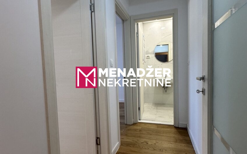 DVOSOBAN PRAZAN STAN 70 m2, GARAŽA – CENTRAL POINT