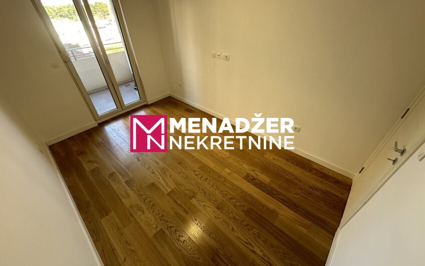 DVOSOBAN PRAZAN STAN 70 m2, GARAŽA – CENTRAL POINT
