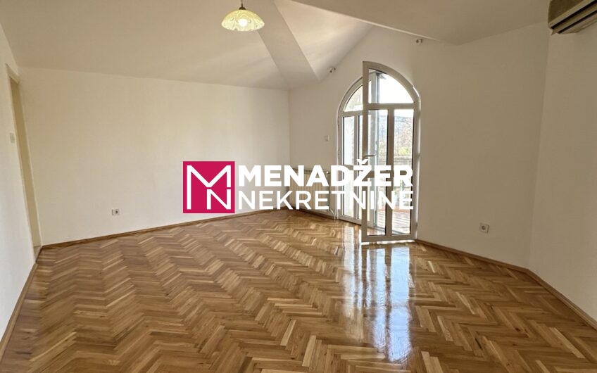 KUĆA 230 m2, PLAC 2 000 m2 – ZABJELO
