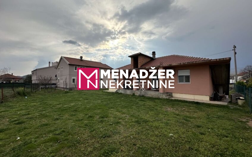KUĆA NAMJEŠTENA 135 m2, PLAC 700 m2 – DONjI KOKOTI
