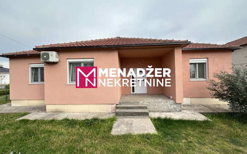 KUĆA NAMJEŠTENA 135 m2, PLAC 700 m2 – DONjI KOKOTI