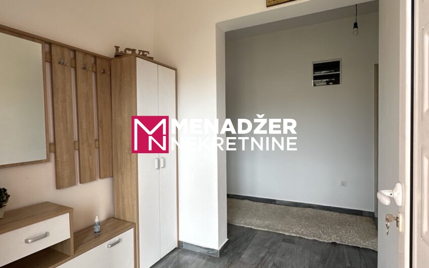 KUĆA NAMJEŠTENA 135 m2, PLAC 700 m2 – DONjI KOKOTI