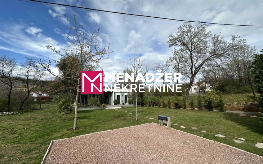 KUĆA NAMJEŠTENA 95 m2 – VRANIĆI