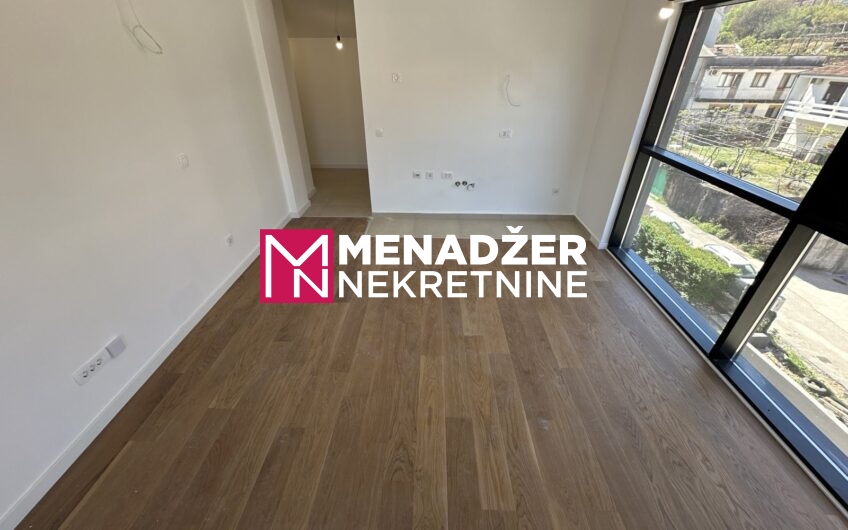 GARSONjERA 33 m2 – MOMIŠIĆI