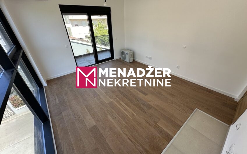 GARSONjERA 33 m2 – MOMIŠIĆI