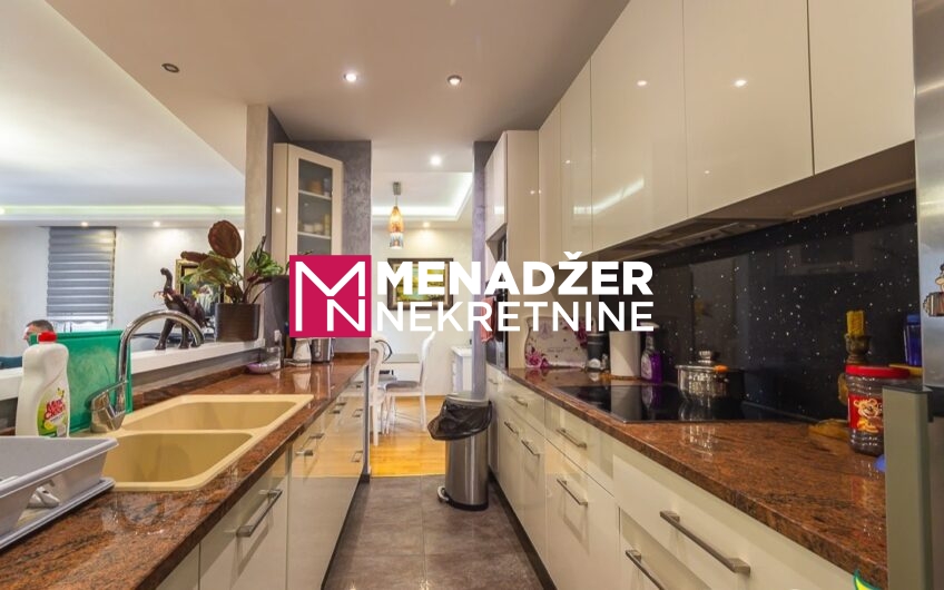 TROSOBAN NAMJEŠTEN STAN 139 m2, 3 GARAŽE – MOMIŠIĆI