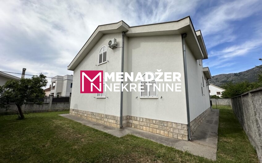 KUĆA NAMJEŠTENA 400 m2, PLAC 700 m2 – ZLATICA