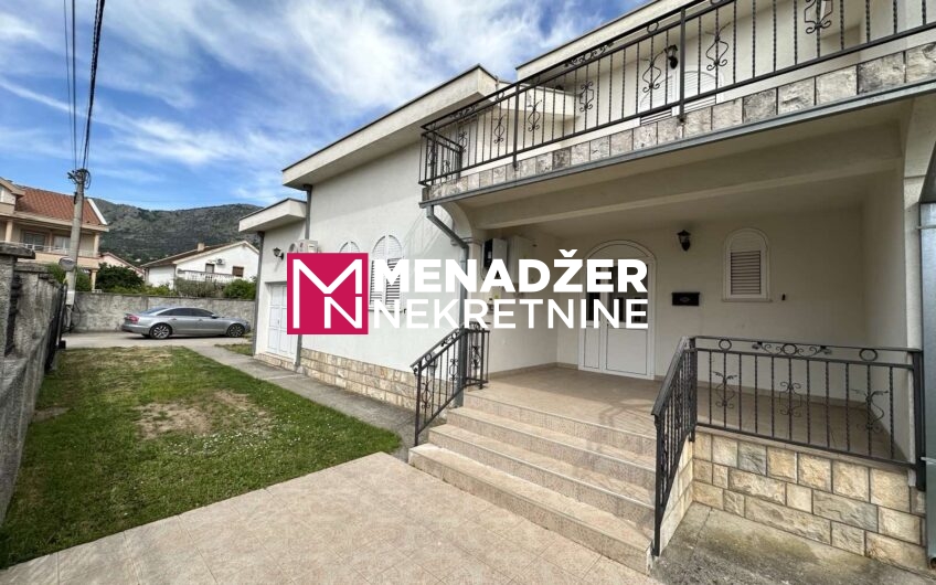 KUĆA NAMJEŠTENA 400 m2, PLAC 700 m2 – ZLATICA