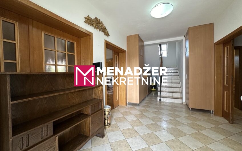KUĆA NAMJEŠTENA 400 m2, PLAC 700 m2 – ZLATICA