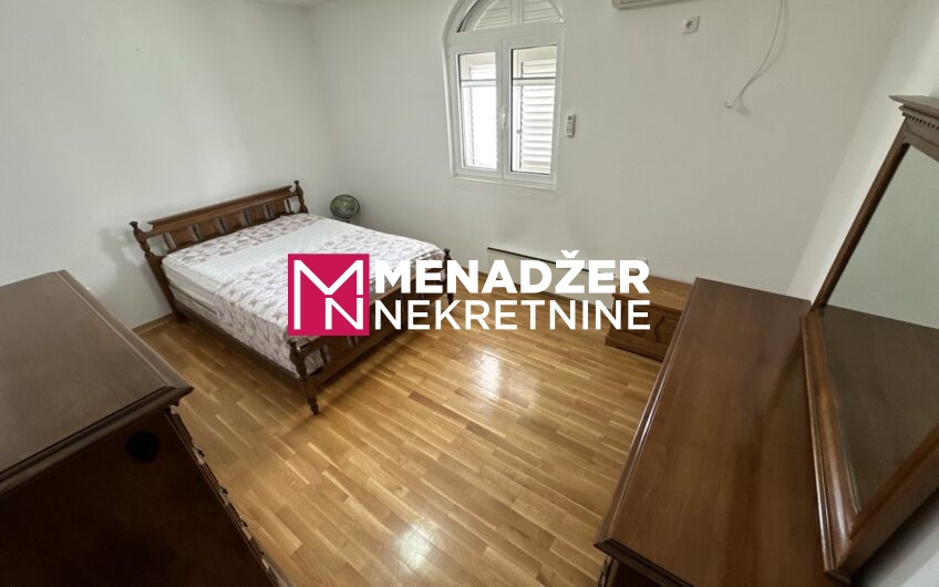 KUĆA NAMJEŠTENA 400 m2, PLAC 700 m2 – ZLATICA