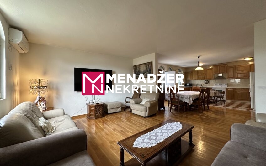 KUĆA 400 m2, PLAC 700 m2 – ZLATICA