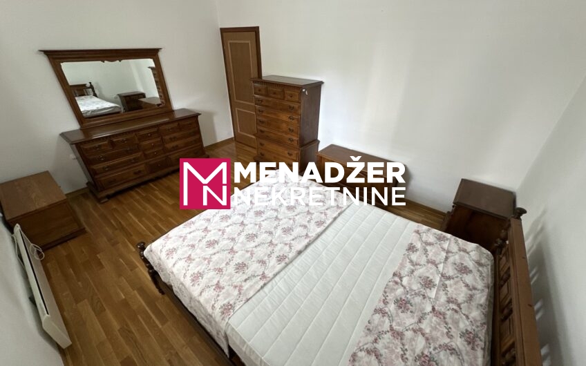 KUĆA 400 m2, PLAC 700 m2 – ZLATICA