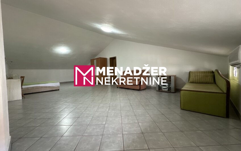 KUĆA 400 m2, PLAC 700 m2 – ZLATICA