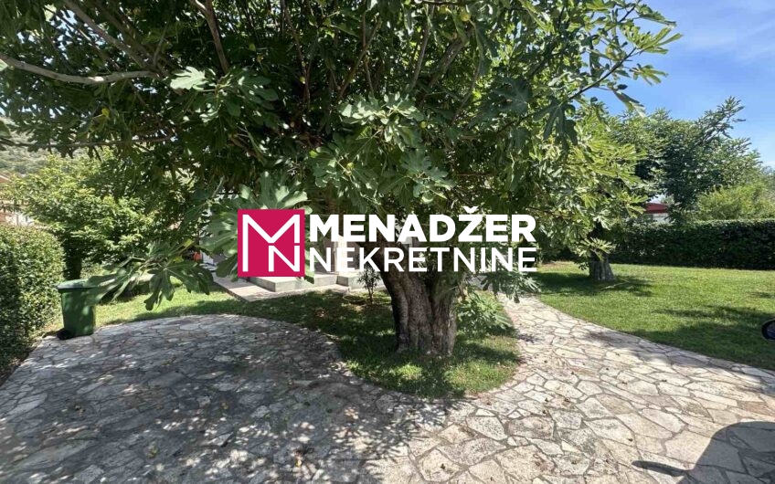 KUĆA 200 m2, PLAC 400 m2 – TOLOŠI