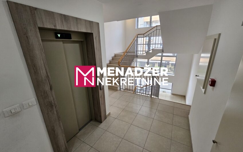 DVOSOBAN PRAZAN STAN 65 m2, GARAŽA – CITY KEJ
