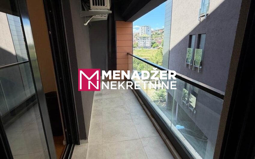 DVOSOBAN POLUNAMJEŠTEN STAN 78 m2 – CENTAR