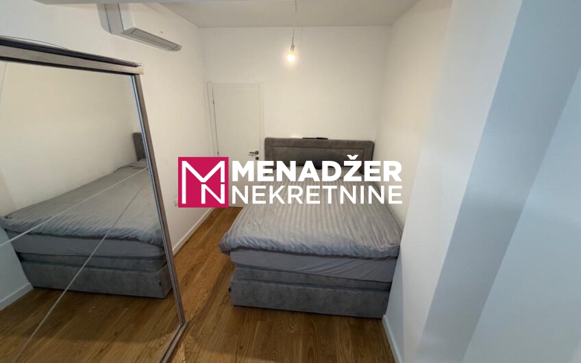 DVOSOBAN POLUNAMJEŠTEN STAN 78 m2 – CENTAR