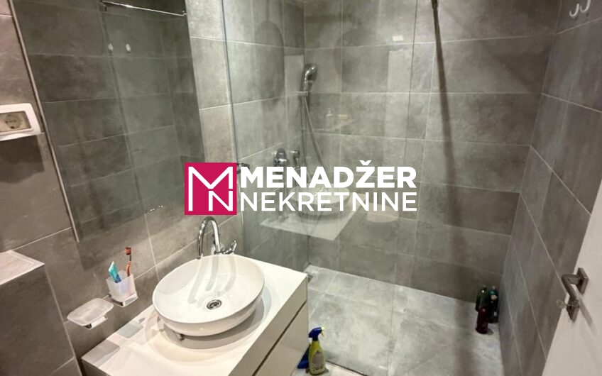 DVOSOBAN POLUNAMJEŠTEN STAN 78 m2 – CENTAR