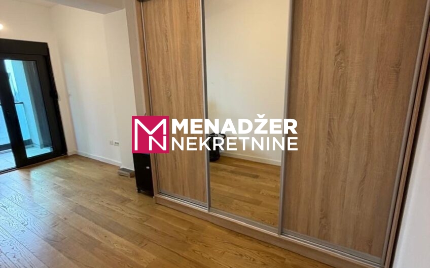 DVOSOBAN POLUNAMJEŠTEN STAN 78 m2 – CENTAR