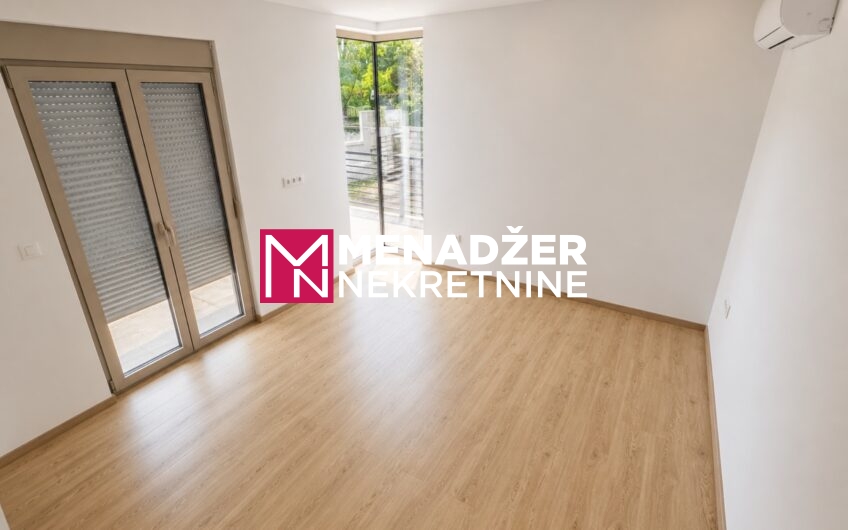KUĆA 360 m2, PLAC 1 000 m2 – DONjA GORICA