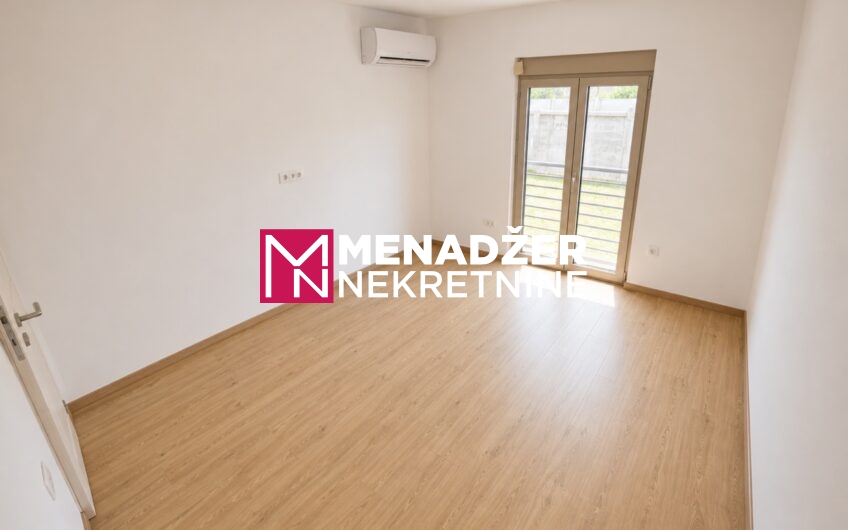 KUĆA 360 m2, PLAC 1 000 m2 – DONjA GORICA