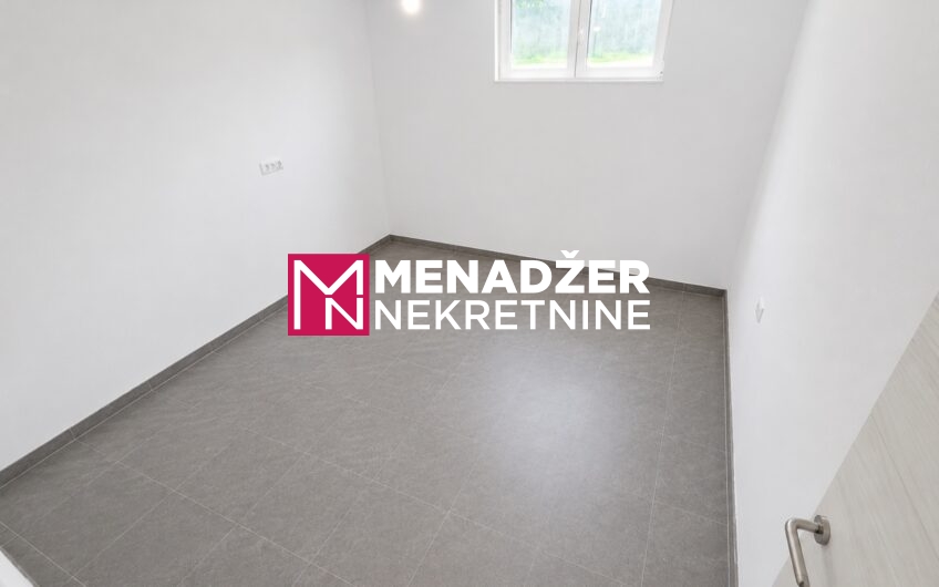 KUĆA 360 m2, PLAC 1 000 m2 – DONjA GORICA