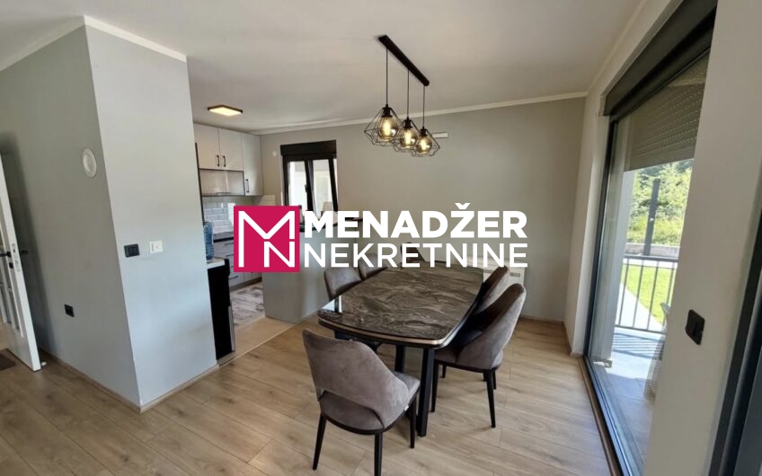 KUĆA 160 m2, PLAC 2 000 m2, BAZEN – PRIČELjE