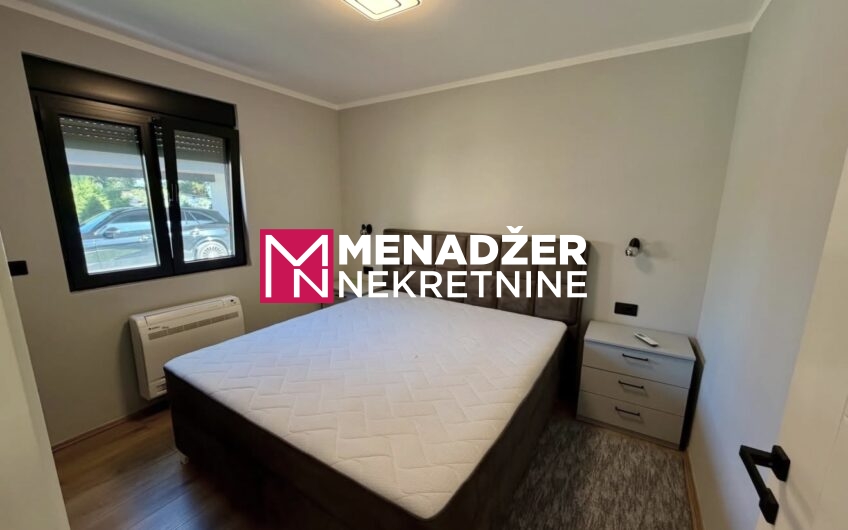 KUĆA 160 m2, PLAC 2 000 m2, BAZEN – PRIČELjE