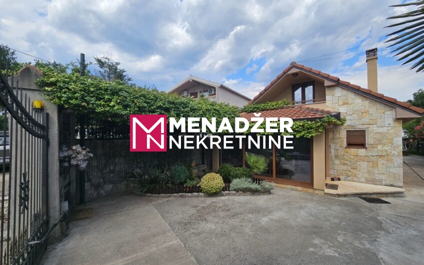 KUĆA NAMJEŠTENA 90 m2, PLAC 850 m2 – MAREZA