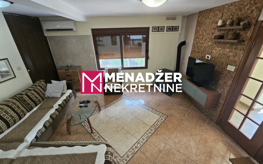 KUĆA NAMJEŠTENA 90 m2, PLAC 850 m2 – MAREZA