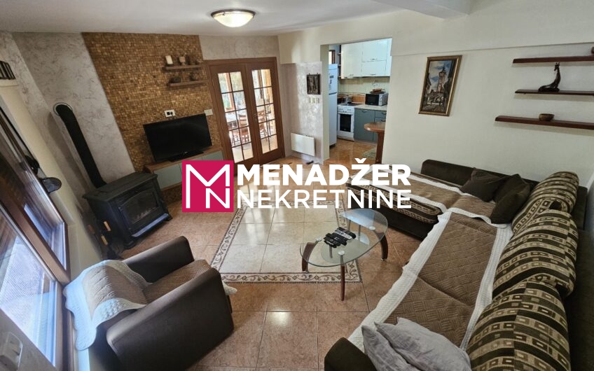 KUĆA NAMJEŠTENA 90 m2, PLAC 850 m2 – MAREZA