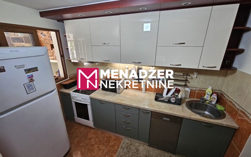 KUĆA NAMJEŠTENA 90 m2, PLAC 850 m2 – MAREZA
