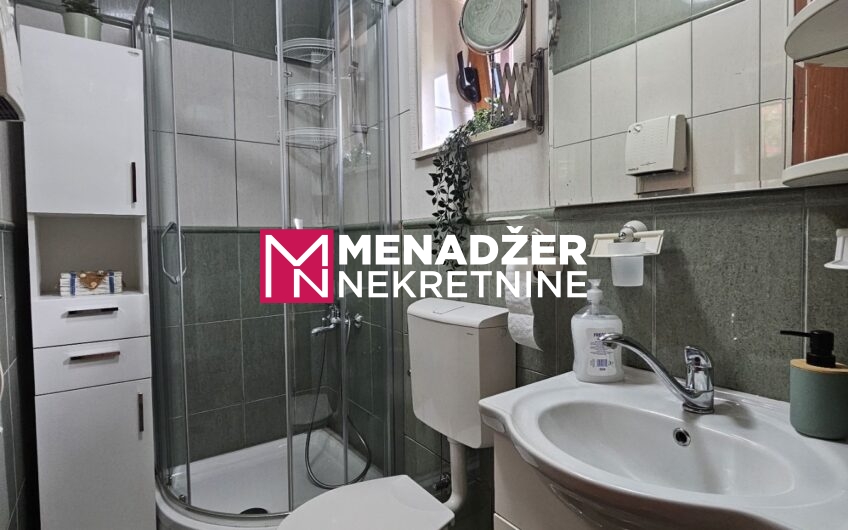 KUĆA NAMJEŠTENA 90 m2, PLAC 850 m2 – MAREZA