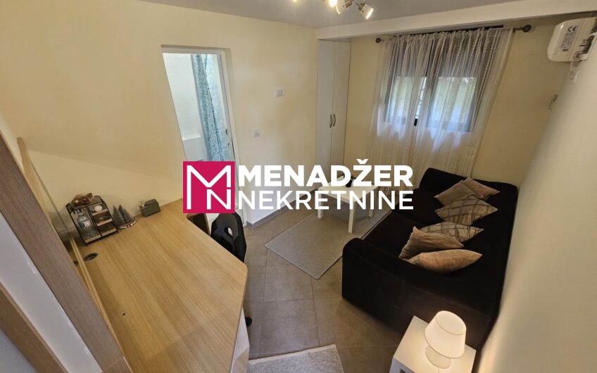 KUĆA NAMJEŠTENA 90 m2, PLAC 850 m2 – MAREZA