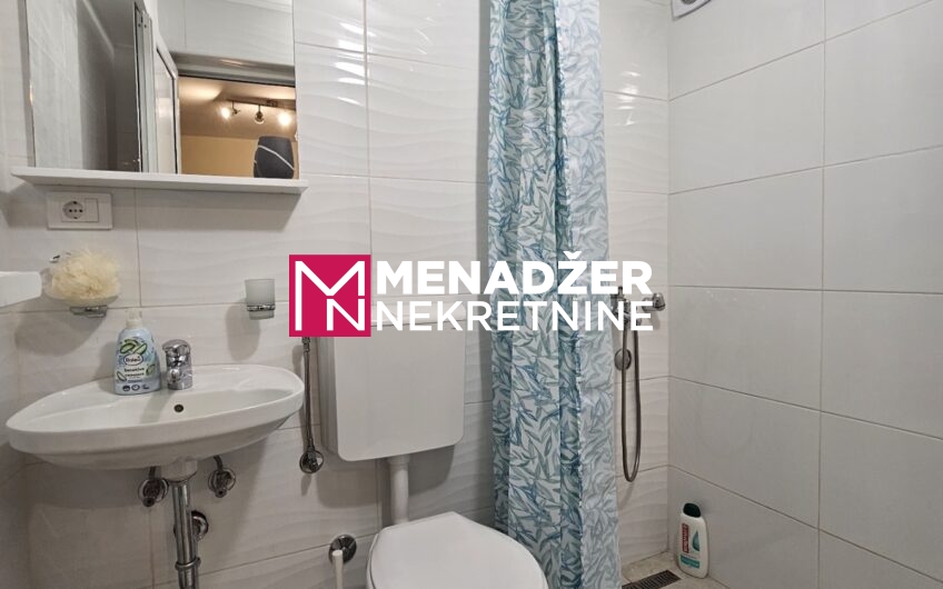 KUĆA NAMJEŠTENA 90 m2, PLAC 850 m2 – MAREZA