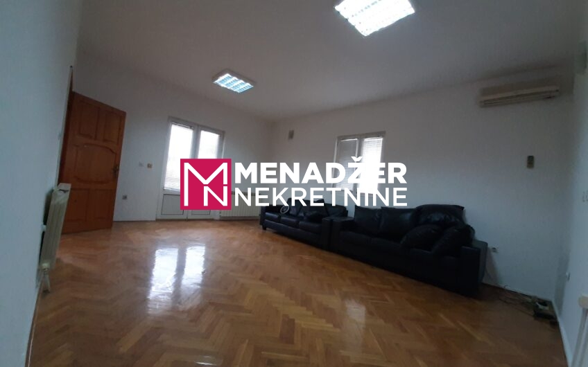 KUĆA 360 m2 – MOMIŠIĆI