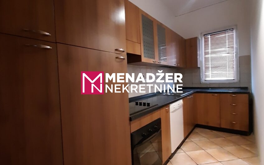 KUĆA 360 m2 – MOMIŠIĆI