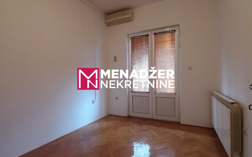 KUĆA 360 m2 – MOMIŠIĆI