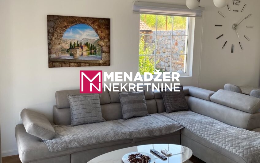 KUĆA NAMJEŠTENA 60 m2, PLAC 1 000 m2 – GORNjI KOKOTI