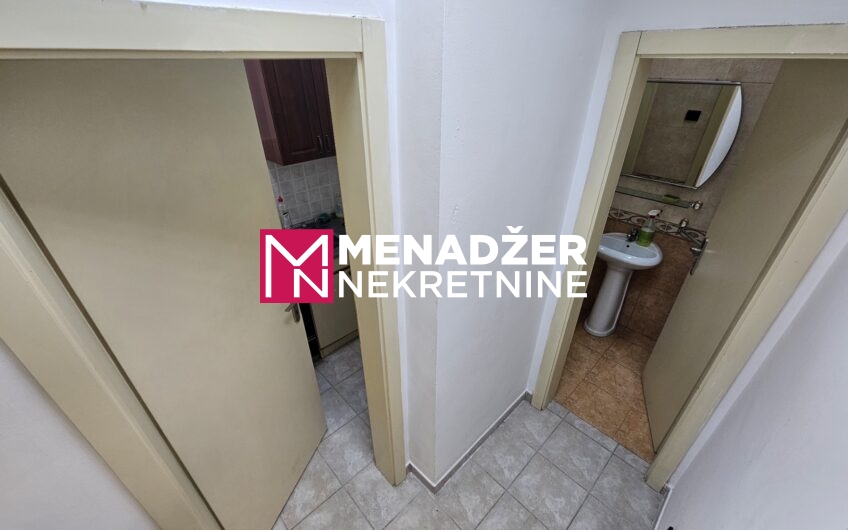 KANCELARIJSKI PROSTOR 35 m2 – PREKO MORAČE