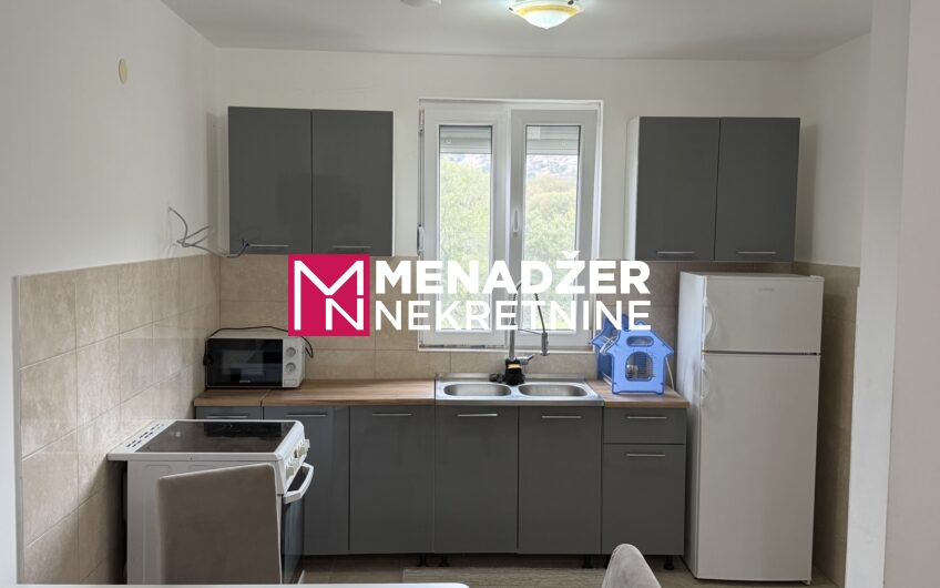 KUĆA NAMJEŠTENA 70 m2 – DOLjANI